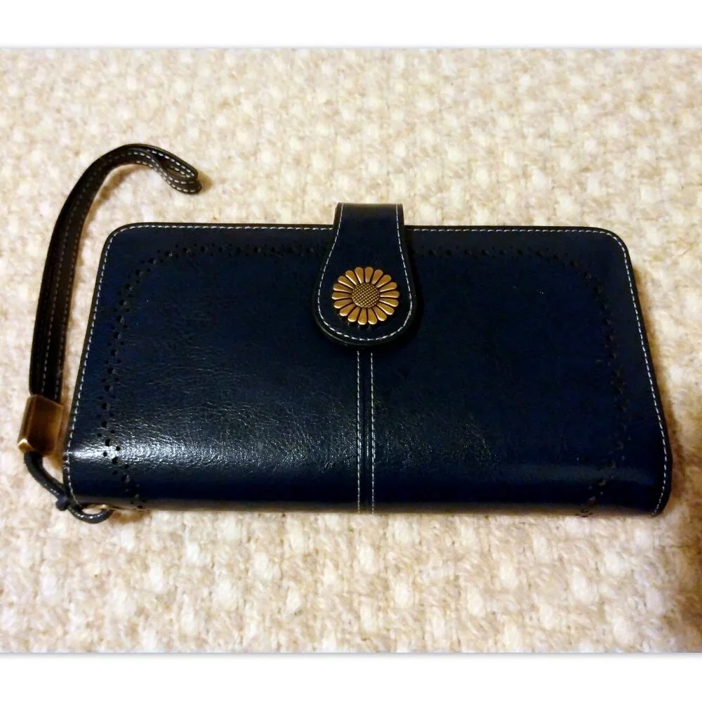 Sendefn Bi-Fold Wallet Quiet Luxury Minimalist Classic Modern Capsule Wardrobe
